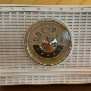 Champagne White 1960s Mid-Century RCA Victor Radio Model 1-F-2E: Now a Bluetooth Speaker