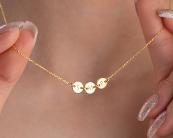 Collier prénom avec initiales de famille personnalisées, collier disque avec lettres gravées pour femme, cadeaux pour la fête des mères