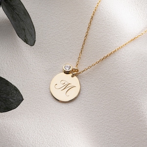 Collier avec pierre de naissance initiale, collier disque initial en or, pendentif lettre avec pierre de naissance, Noël, adolescente, fille, cadeau maman personnalisé
