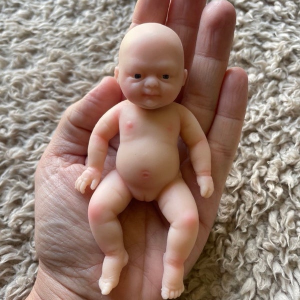 Silicone Baby Doll Full Body Silicone Reborn Mini 4.5 inch Micro Preemie Reborn Baby Girl Cute Lifelike Miniature
