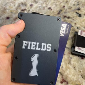Cartera de metal con la camiseta del jugador de los Chicago Bears / Accesorio exclusivo para fanáticos del fútbol para tarjetas y efectivo / Regalo para fanáticos de los Bears / Regalo para esposos