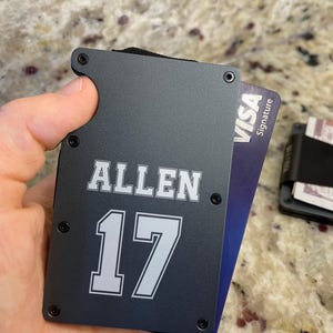 Buffalo Bills Spieler Jersey Metall Geldbörse | Einzigartiges Fußball Fan Accessoire für Karten & Bargeld | Geschenk für Geldscheine Anhänger