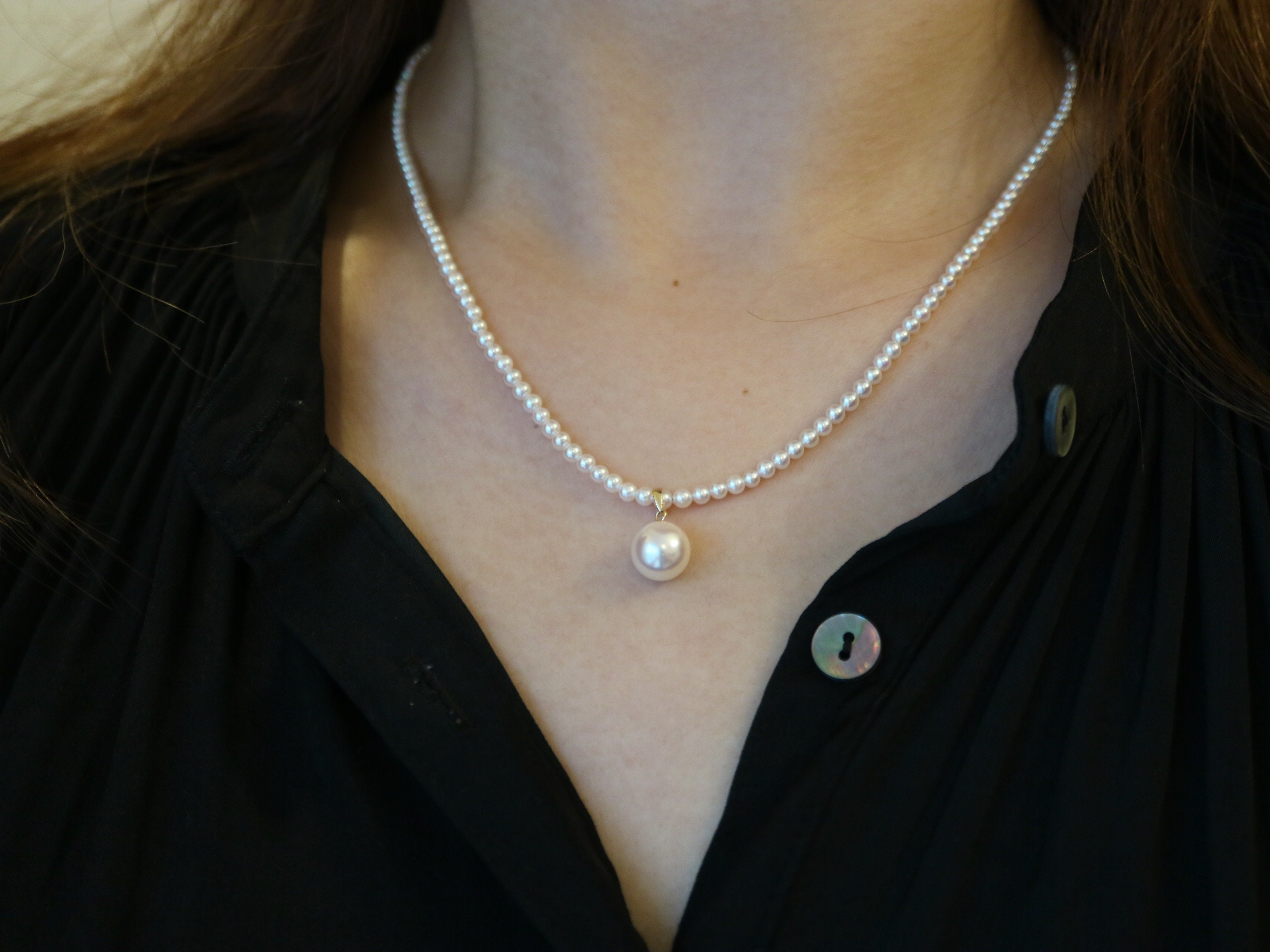 Collana Perline Tonde 10 Mm Multicolore Conchiglia Mari Del Sud, Chiusura A Granchio, Skysk - Foto 2