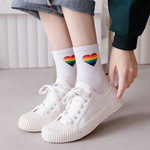 Calcetines Rainbow para mujer - Calcetines de colores brillantes para  orgullo