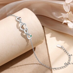 Bracciale in argento sterling 925 con cuore e iniziale incisa al laser, bracciale personalizzato con nomi e pietre portafortuna / regalo personalizzato per anniversario, coppia, mamma, amica