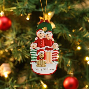 Family Christmas Ornaments, Christmas Tree Wood Ornaments, Family Dog Name Decor, Christmas Bauble, Xmas Decor, Christmas Keepsake Family of 5