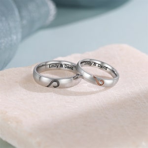 Anéis de coração personalizados combinando para casais, anel de banda simples e delicado personalizado, conjunto de anéis de prata e aço, anéis de promessa de aniversário para homens e mulheres