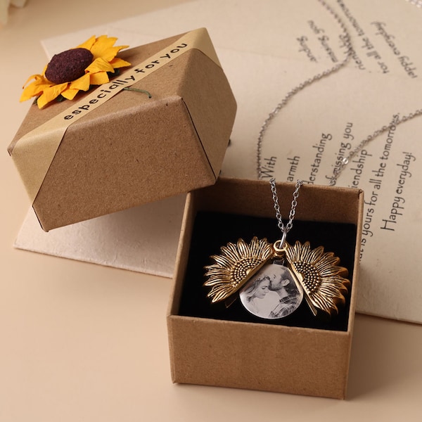 Collier de mémoire de médaillon, collier de tournesol You are My Sunshine, collier de médaillon avec photo, collier de nom gravé avec image à l’intérieur