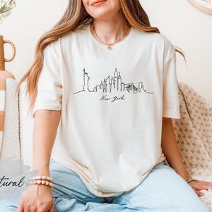 New York Line Art Shirt, New York Skyline Shirt, NYC Lover Shirt, New York Trip Souvenir, New York Travel Gift, New York City Graphic Tee