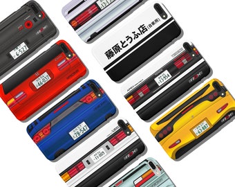 Pode incluir: Um conjunto de 10 capas para telemóvel com diferentes modelos de carros com placas de matrícula japonesas e texto. As capas são todas pretas com uma faixa branca e os modelos de carros são de várias cores, incluindo vermelho, azul, amarelo e branco.