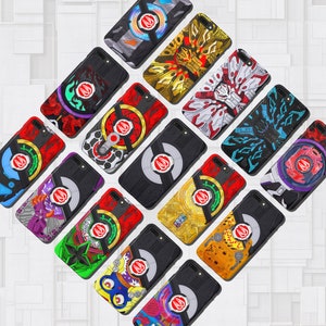 Puede incluir: Una colección de 14 fundas para teléfono con varios diseños. Las fundas están disponibles en una variedad de colores, incluyendo negro, blanco, rojo, azul, verde y amarillo. Los diseños incluyen patrones geométricos, arte abstracto e ilustraciones de animales y objetos. Las fundas están hechas de un material duradero y están diseñadas para proteger tu teléfono de arañazos y caídas.