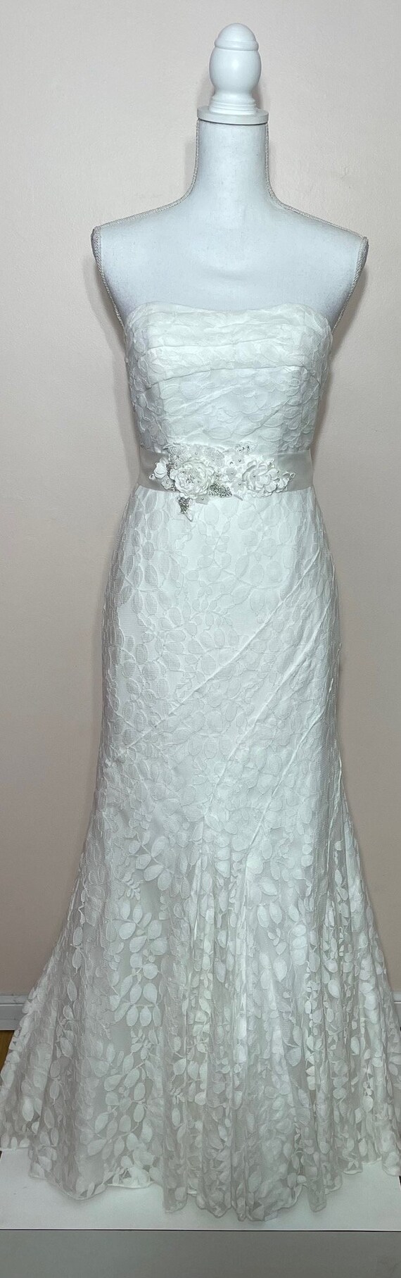 Galina Strapless Lace Mermaid Wedding Gown Size 4P - image 3