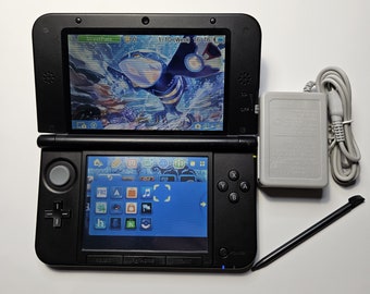 Nintento 3DS XL LL, with Charger and Stylus