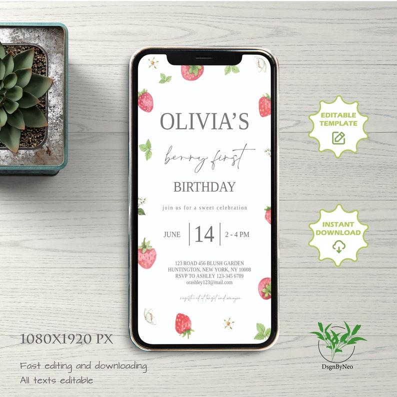 Może przedstawiać: Cyfrowe zaproszenie do wydrukowania na pierwsze urodziny. Zaproszenie ma białe tło z projektem ekranu telefonu. Tekst na zaproszeniu brzmi "Olivia's Berry First Birthday" i zawiera szczeg&oacute;ły dotyczące przyjęcia, takie jak data, godzina i miejsce. Zaproszenie jest ozdobione ilustracjami truskawek i liści.