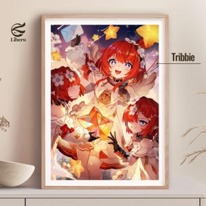 Könnte beinhalten: Eine gerahmte digitale Illustration mit drei Anime-Figuren mit rotem Haar und weißen Blumen-Accessoires. Die zentrale Figur hält ein leuchtendes, facettiertes sternförmiges Objekt vor einem nächtlichen Himmel voller gelber Sterne.