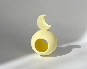 GUMMYHOUSE &#39;Baby Moon&#39; hide - Jumping Spider Hide - (Arboreal)