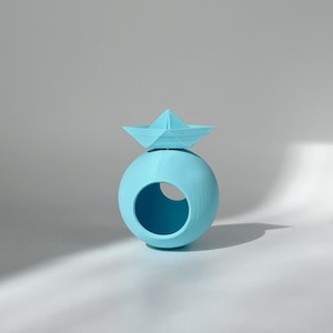 GUMMYHOUSE &#39;Paper Boat&#39; hide - Jumping Spider Hide - (Arboreal)