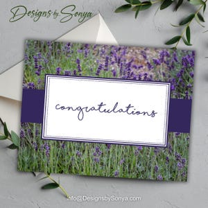 Druckbare A2 Glückwunschkarte zum Abschluss | Lavendel | Sofortdownload | Faltbares Design | Grad Geschenk Digitale Datei | Drucken, falten, schneiden