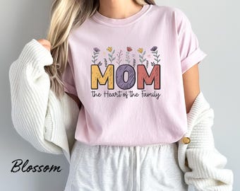Mom Heart of the Family Shirt, Comfort Colors Oversized T-shirt, Retro Mama Shirt, Gift for Mom, Mom Family Shirt, Mother Day Shirt, Family