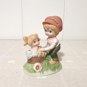Vintage Capodimonte figurine in hand-painted biscuit porcelain