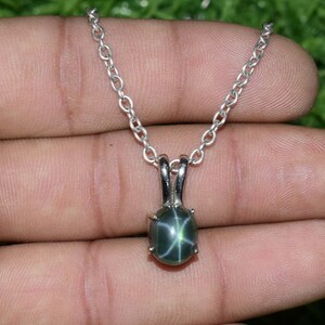 Collana con pietra preziosa di zaffiro verde stellato, ciondolo con zaffiro verde stellato naturale, collana classica in argento sterling 925, regalo di San Valentino.