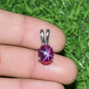 Naturligt hänge med röd stjärna rubin, present till alla hjärtans dag, handgjort halsband med äkta röd stjärna rubin i 925 sterlingsilver, hänge med röd stjärna rubin för kvinnor