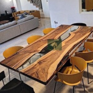 Tavolo da pranzo in resina epossidica trasparente fatto a mano personalizzato con supporto da 28 pollici incluso