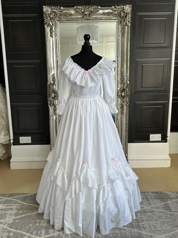 True Vintage 1980s Wedding Dress – Milkmaid Gown With Ruffles