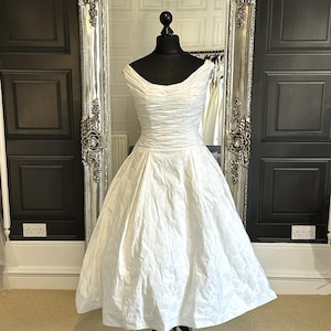 Ian Stuart Couture Sample Wedding Dress | Off-the-Shoulder Vintage Inspired Gown Size 12–14