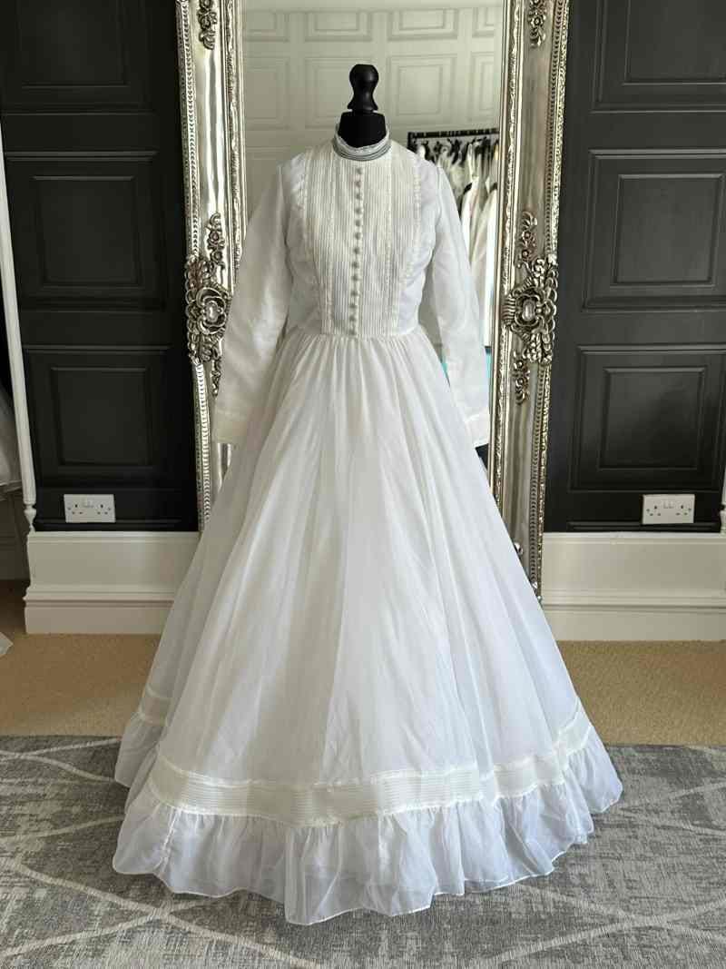 LA-0032｜LAURA ASHLEY Bridal(ローラアシュレイブライダル)の