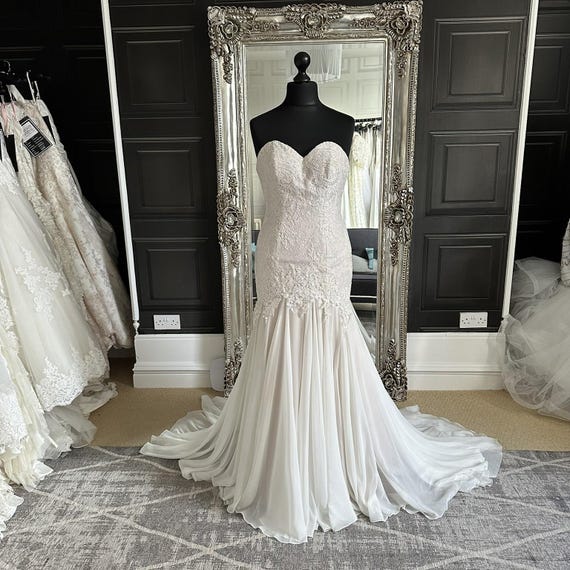 Lace Bodice Chiffon Wedding Dress, Corset Back, Blush Underlay - Etsy UK