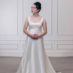 1990s Vintage Wedding Dress | Empire Line, Gold Embroidery, Detachable Train with Bow | UK 8-10