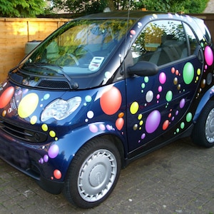 Un grand ensemble d'autocollants en vinyle à bulles multicolores pour votre voiture, cuisine, camionnette, magasin