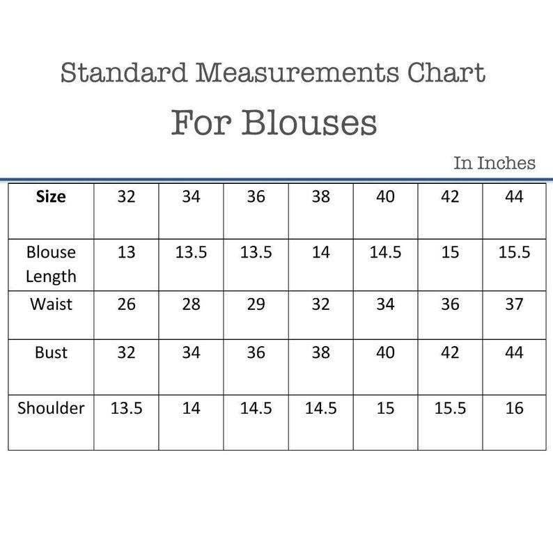 Pu&ograve; includere: Un grafico che mostra le misure standard per le camicie in pollici. Il grafico include le misure per la lunghezza della camicia, la vita, il busto e la spalla. Le taglie vanno da 32 a 44.