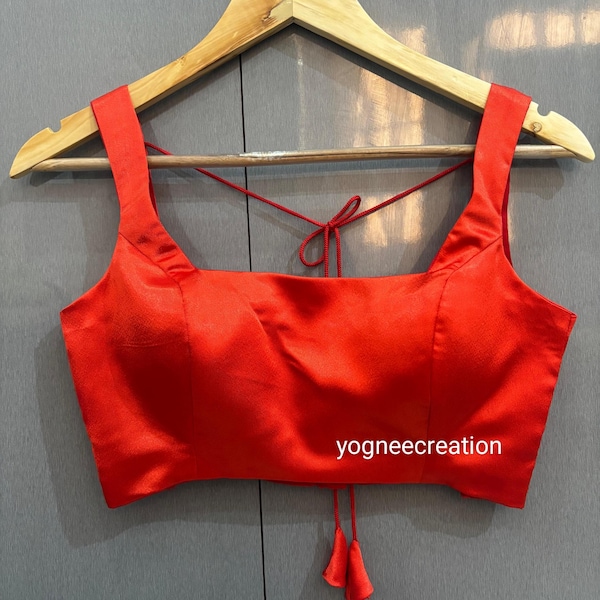 Auf Bestellung Indische rote Satin ärmellose Square Neck Saree Lehega Bluse