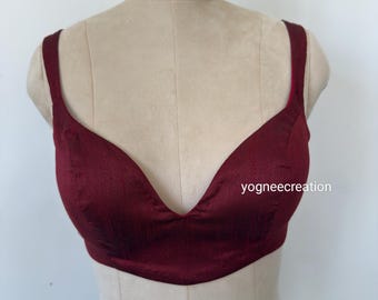 Blusa de sari de seda color granate: Top corto de boda con escote corazón