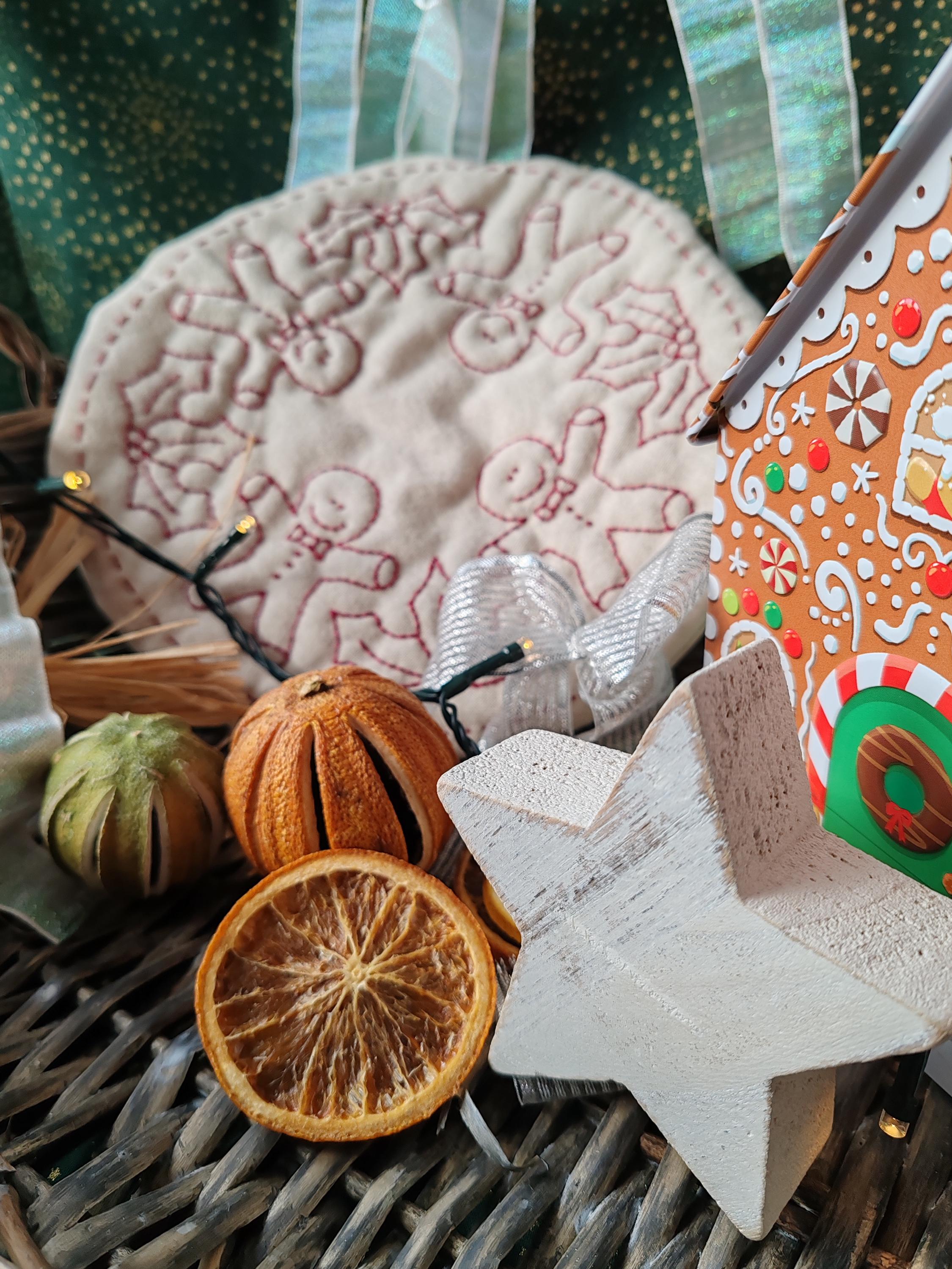Redwork Gingerbread Gingerbread Man Candlemat Redwork Primitive Stitchery, Hand Embroidery ...