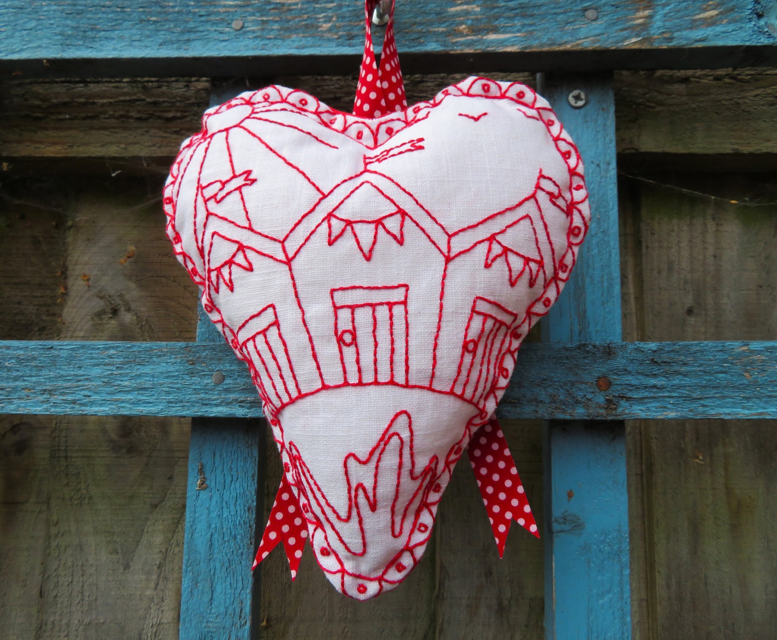 Beach Huts Redwork Hanging Heart Pattern Pdf Digital Download - Etsy