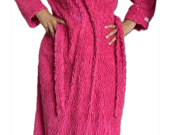 Vintage Style 100% cotton chenille dressing gown / robe hand made in Australia. Durable and very comfortable.