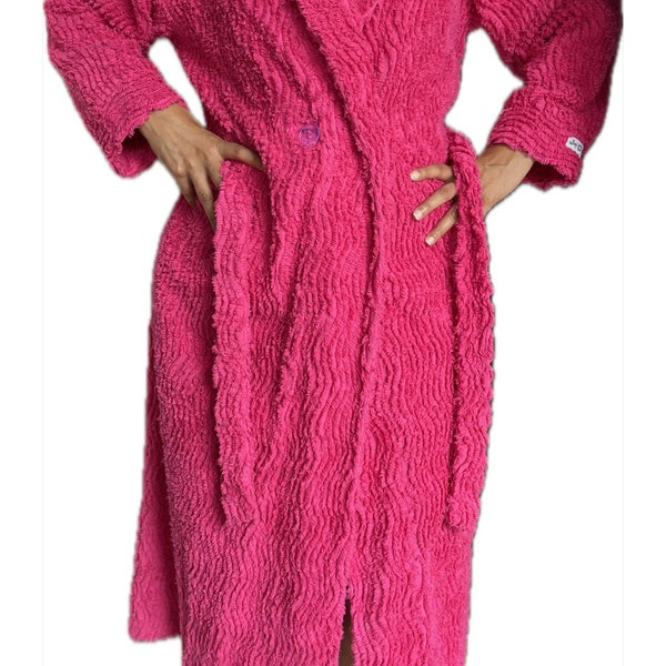 Vintage Style 100% cotton chenille dressing gown / robe hand made in Australia. Durable and very comfortable.