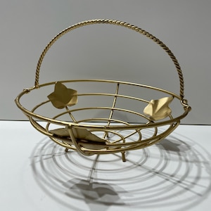 Vintage Obstkorb aus Metall, Upcycled, Gold Bemalt, 20 cm H x 25 cm B