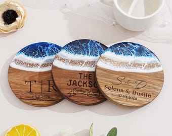 Set di sottobicchieri in resina e legno con incisione personalizzata a tema oceano, decorazioni in legno fatte a mano con onde oceaniche, regali di nozze per la coppia, regali per l'inaugurazione della casa, regali personalizzati