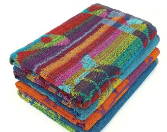 Vibrant Jacquard Beach Towels Lightweight Multicoloured Soft Random Design 75x150cm Absorbent Cotton Machine Washable
