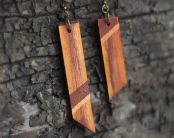 Brincos assimétricos de sangue de boi e cobre incompatíveis – presente incomum e criativo para a pessoa amada