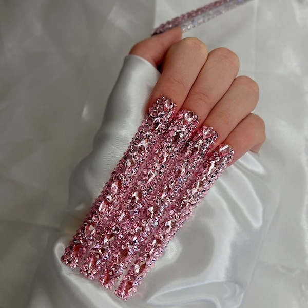 Carré XXXL Presse bling bling sur les ongles Ongles extra longs Swarovski Ongles pour occasions personnalisées Ongles XXL d'anniversaire Faux ongles très longs