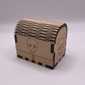 Tarjeta 3D personalizada con forma de cofre del tesoro. Buzón desplegable para regalar. Decoración de interiores. Recuerdo de madera