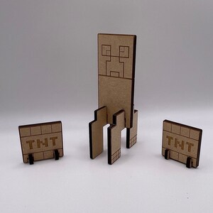 Carte 3D personnalisée Pixel Creeper. Bricolage cadeau boîte aux lettres pop-up. Décoration d'intérieur. Souvenir en bois