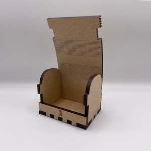 Tarjeta 3D personalizada con forma de cofre del tesoro. Buzón desplegable para regalar. Decoración de interiores. Recuerdo de madera