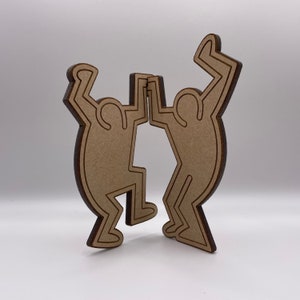 Uomini danzanti in piedi, biglietto 3D personalizzato. Regalo fai da te con cassetta delle lettere pop-up. Decorazione per interni. Ricordo in legno