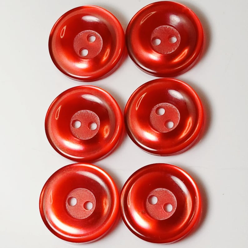 Red Vintage Buttons 15mm Translucent Glossy Sew Through Set 02-208-26 ...